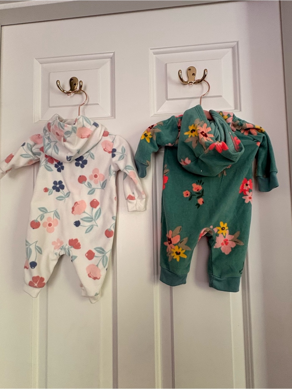 *TWINS* four twin outfits - Picture 3 of 6